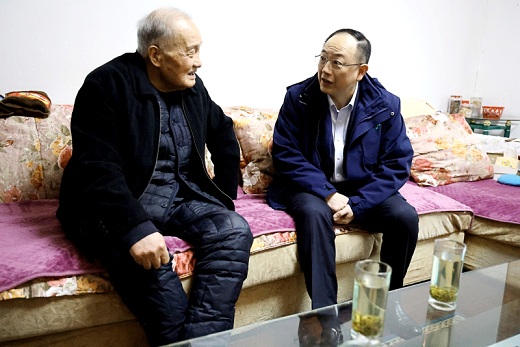 集团公司领导节前慰问集团公司级退休领导