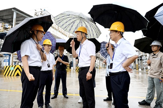 铜官区委书记率队冒雨下沉集团公司一线开展督导